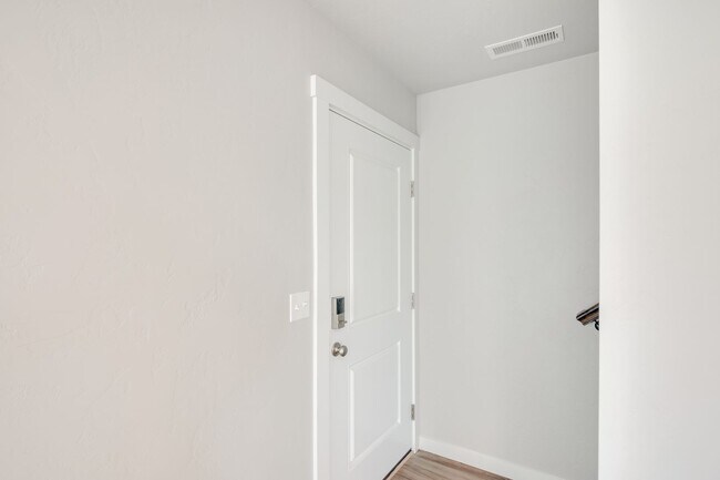 Foto del edificio - Beautiful 2 Bedroom Cottage Available!