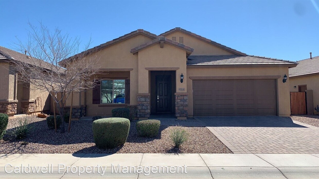 Primary Photo - 3 br, 2.5 bath House - 11109 E. Travertine...