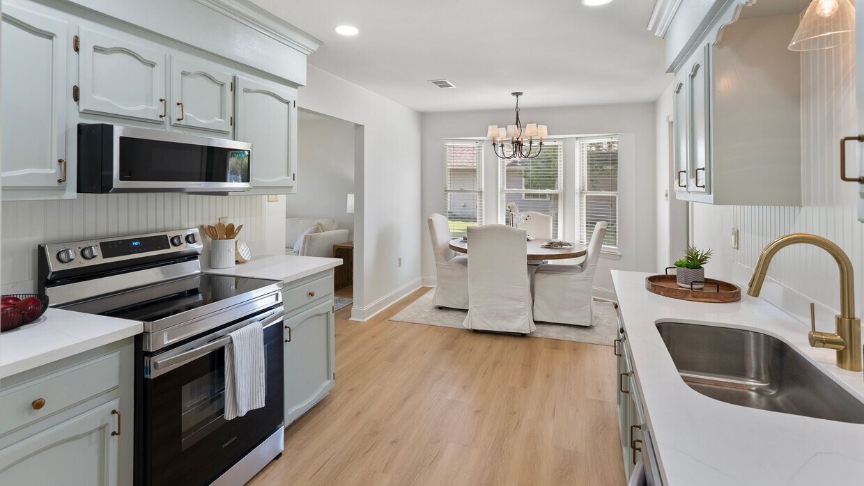 Foto principal - Modern Meets Cozy on Beech St. – Updated &...