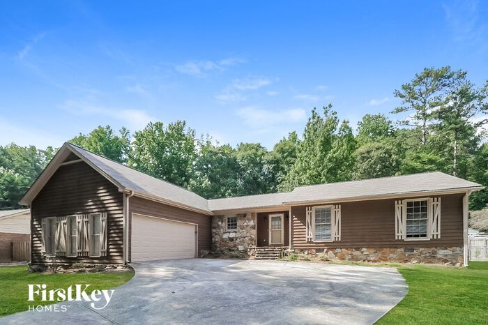 Primary Photo - 2835 Twin Springs Dr
