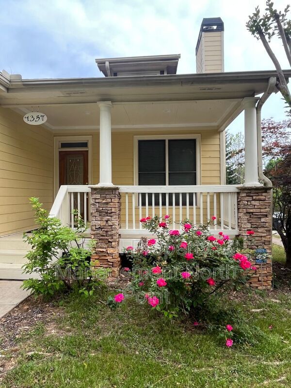 Photo - 1357 Eubanks Ave House