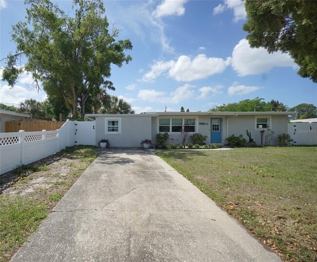 Building Photo - 4108 W Montgomery Terrace