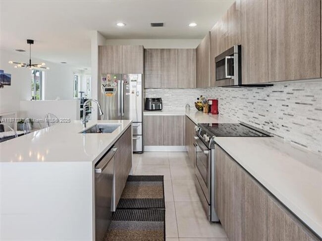 Foto del edificio - 7205 NW 103rd Path