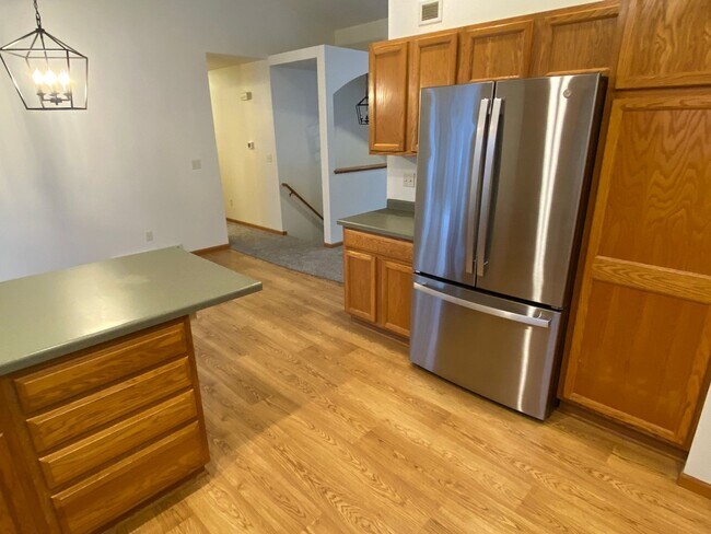 Building Photo - Updated 4-Bedroom, 3-Bath Home with Walk-Out Basement