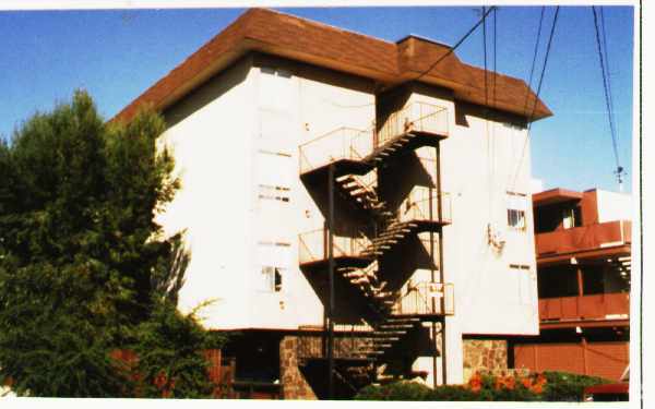 Building Photo - 1611 Oxford St