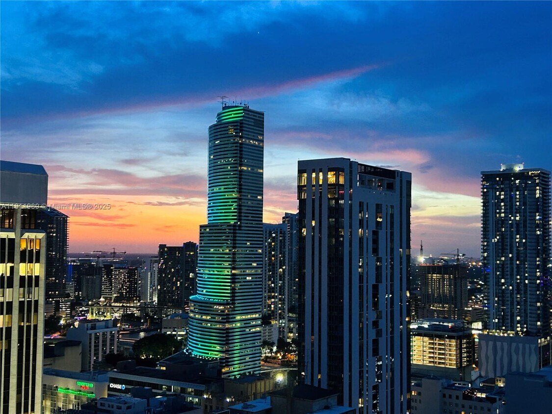 Primary Photo - 50 Biscayne Blvd