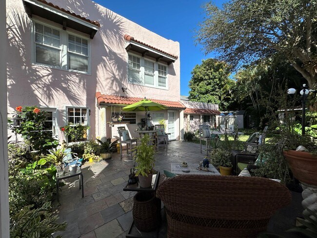 Building Photo - 203 Foresteria Dr