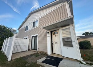 Building Photo - 1687 Cornell Dr