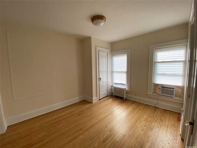 Foto del edificio - 270 8th Ave