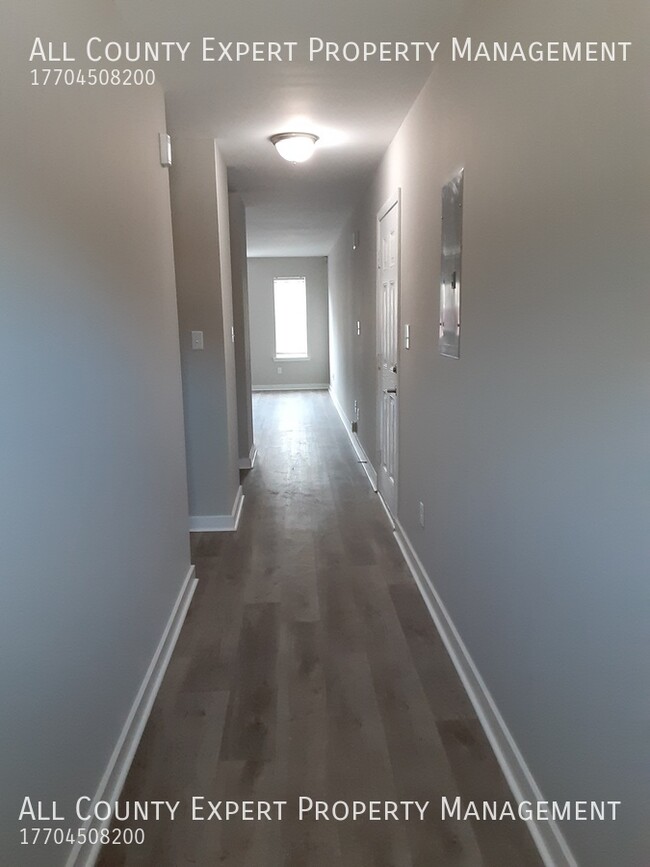 Foto del edificio - Renovated 3 bedroom 2 bath in Conyers Georgia