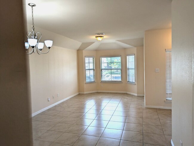 Foto del edificio - 2671 Calmwood Dr
