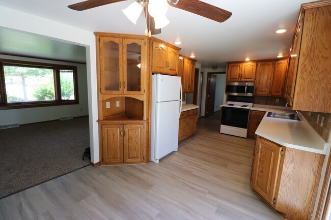 Building Photo - 1175 Nova Ln