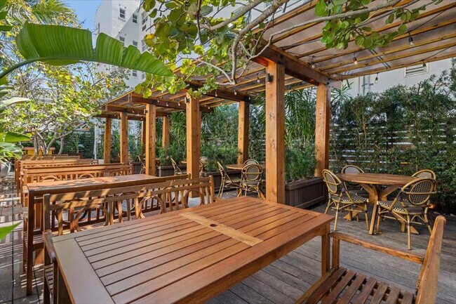 Foto del edificio - 1700 Alton Rd