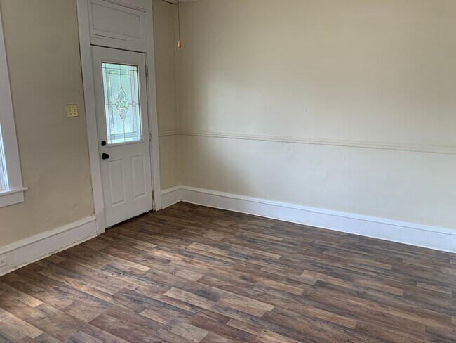 Building Photo - 422 Highland Ave