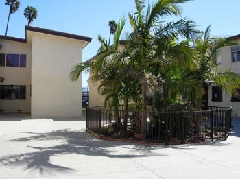 Building Photo - 5431-5441 Perkins Rd