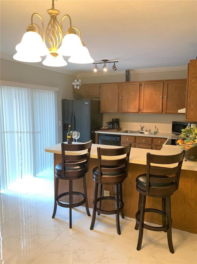 Building Photo - 2561 Camelot Ct