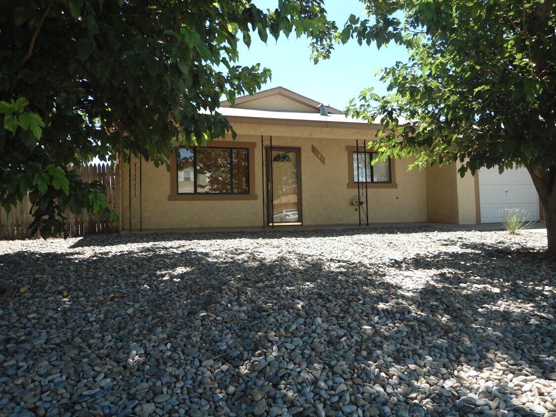 1406 Sunset Pl, Roswell, NM 88203 House Rental in Roswell, NM
