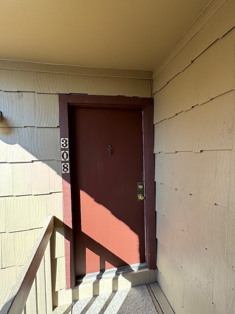 Building Photo - 9101 Country Creek St