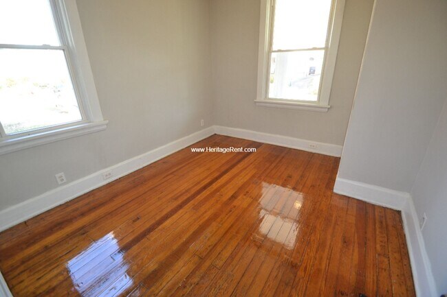 Building Photo - Pleasan Ridge 4 bed 2 bath Home with Large...