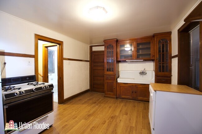 Foto del edificio - 2217 N Hoyne Ave