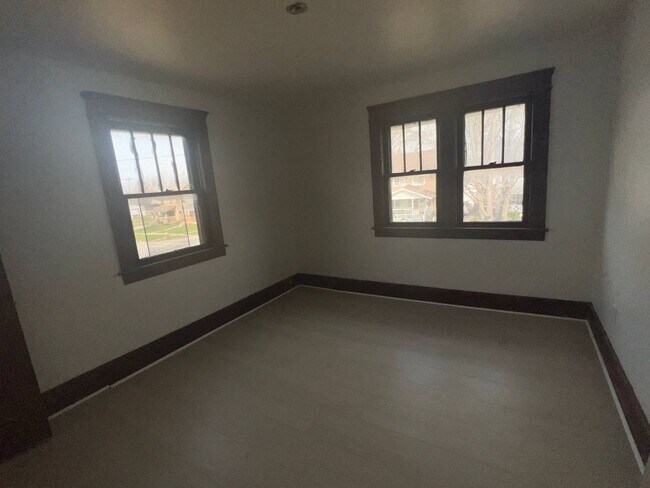Foto del edificio - 1055 W 12th St