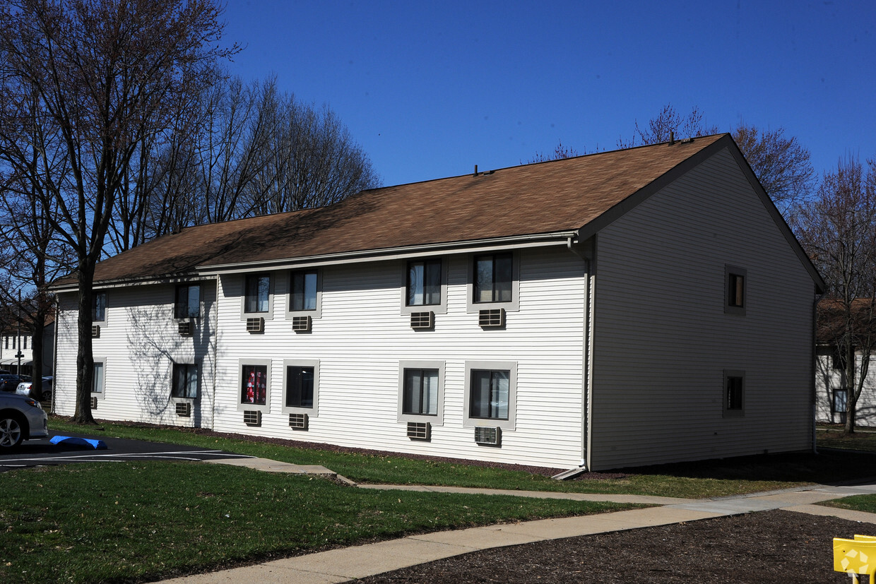 Building Photo - Brookside Apartments