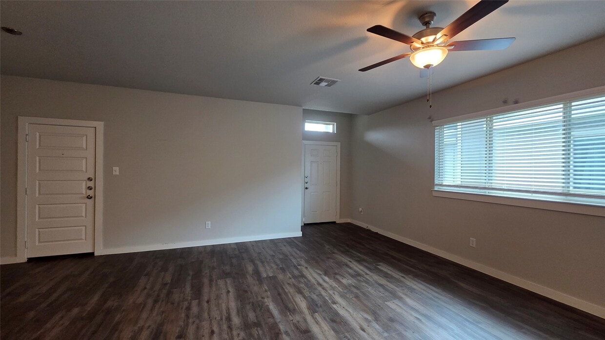 Building Photo - 25543 Starling Ln