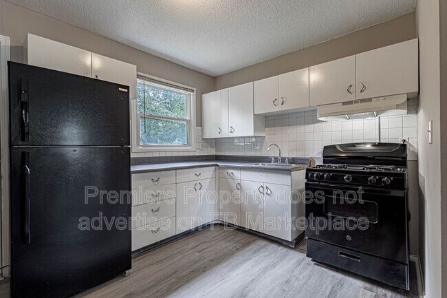 Foto del edificio - 7815 E 51st St