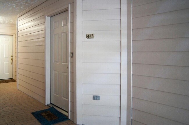 Foto del edificio - 8051 Bay Branch Dr