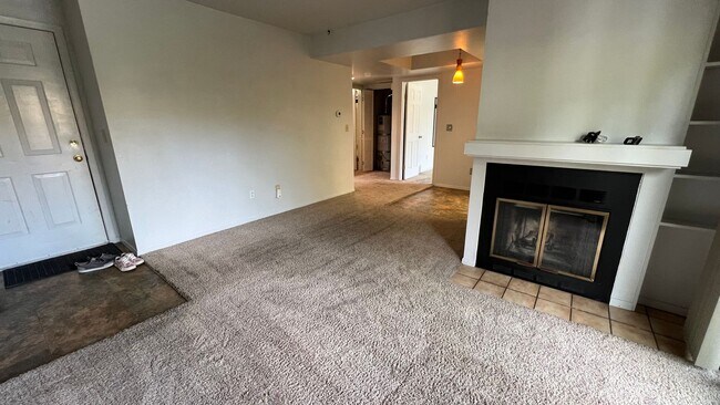 Building Photo - 2 Bedroom Condo W/Garage off C Street just...