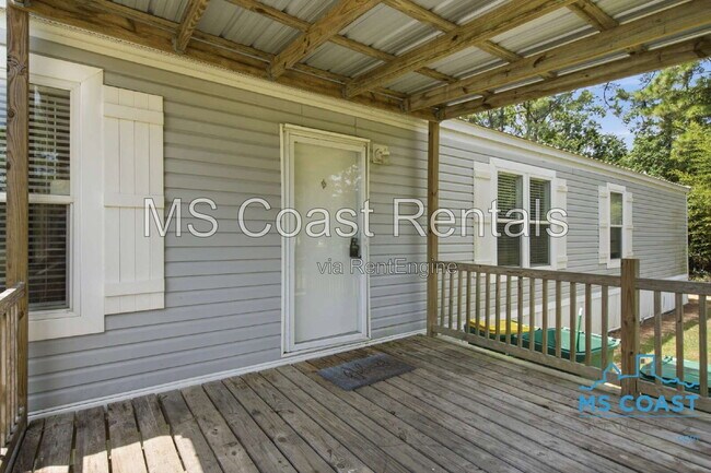 Foto del edificio - 13821 School Land Rd