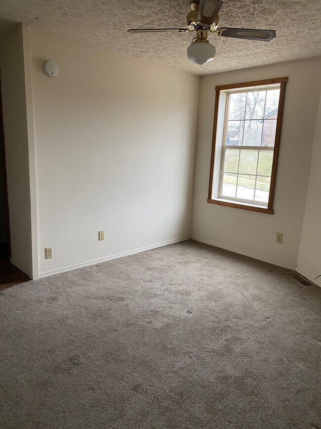 Foto del edificio - 1021 S 4th St