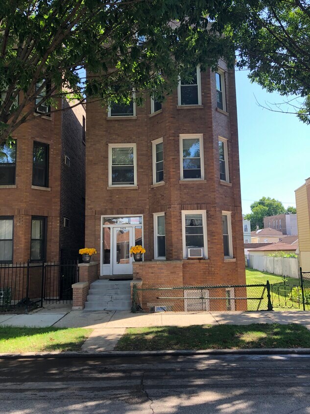 Exterior frontal - 3429 S Union Ave