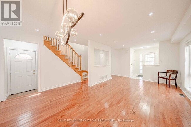 Building Photo - 1524 Avonmore Square