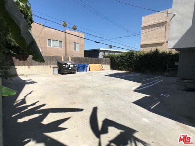 Foto del edificio - 601 Normandie Ave