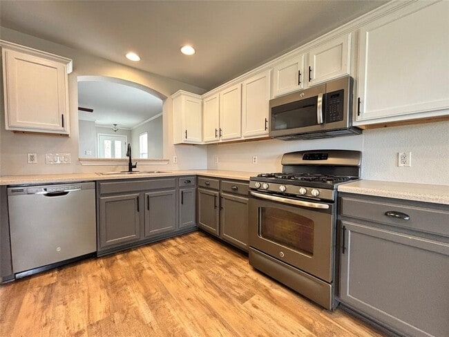 Building Photo - 1702 McDowell Bend