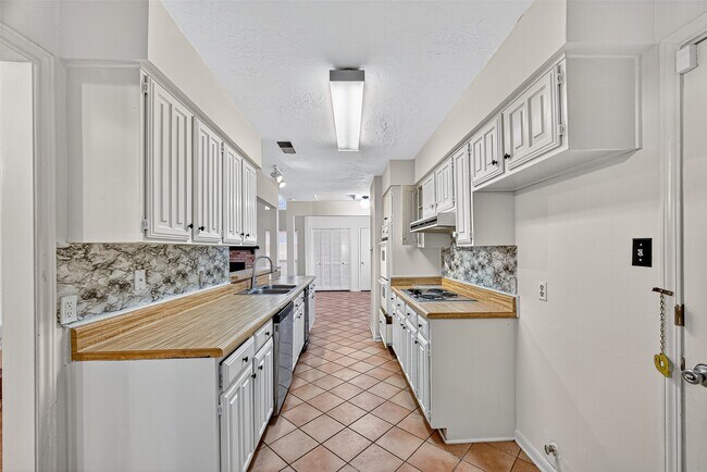 Foto del edificio - 812 Fleetwood Pl Dr
