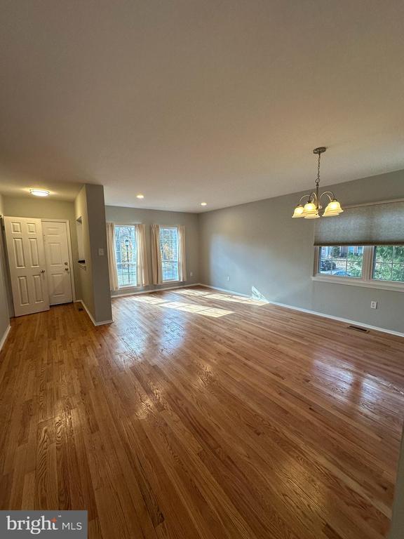 Foto principal - 4031 Forest Valley Rd