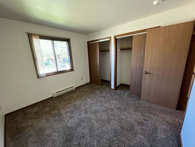 Foto del edificio - 8011 60th Ave