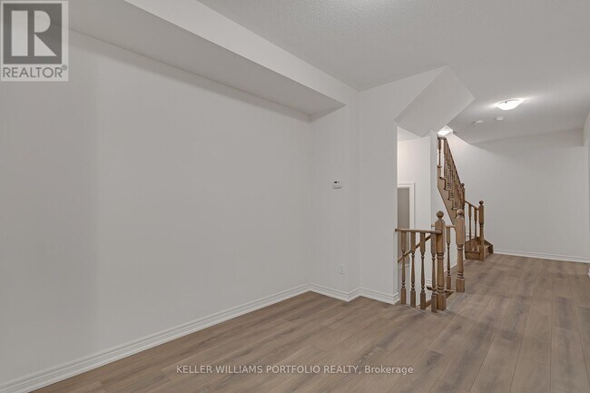 Building Photo - 481 Manhattan Common