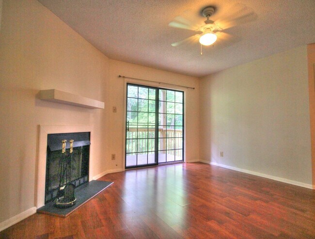 Foto del edificio - Lovely 2 Bedroom 2 Bath condo in South Dur...