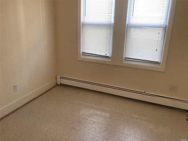 Foto del edificio - 174 Beach 25th St