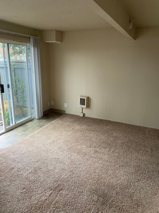 Foto del edificio - 2120 NW Janssen St