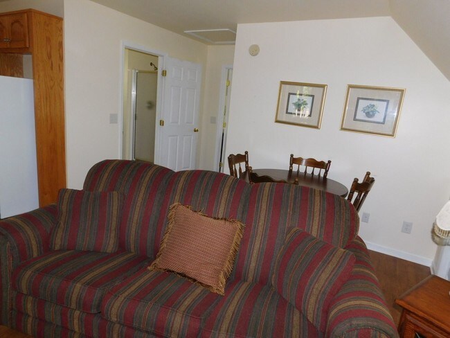 Foto del edificio - 485 Twin Oaks Rd