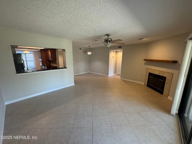 Foto del edificio - 239 Cranes Lake Dr