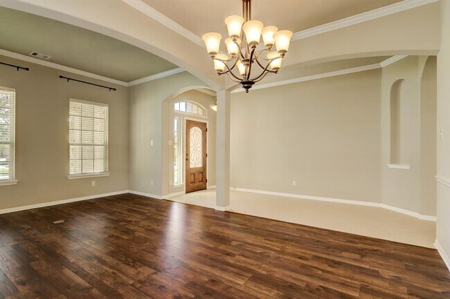 Foto del edificio - 4919 Grand Chateau Ln