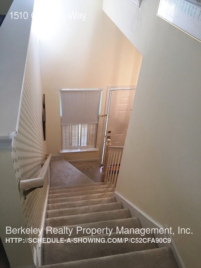 Building Photo - 1510 Queens Way