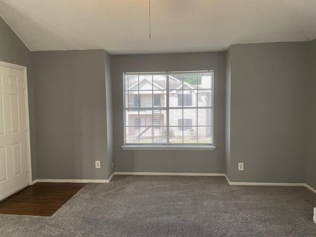 Building Photo - 2208 Millstone Dr