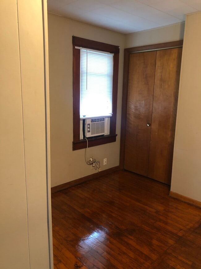 Building Photo - Unit 3