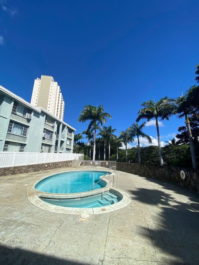 Building Photo - 98-1034-1034 Moanalua Rd